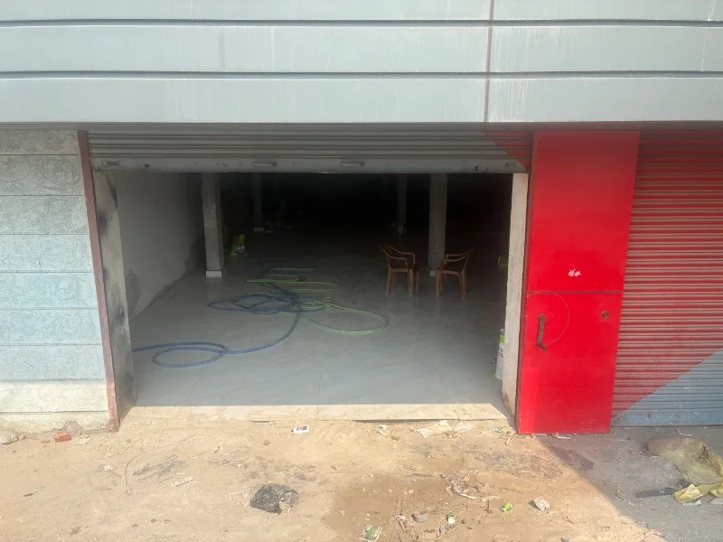 Showroom for Rent in Tedipuliya Ring Road Lucknow - Photo 2