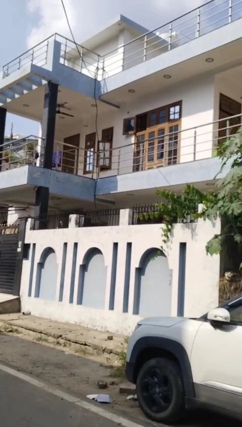 4 BHK Independent House for Sell in Gomti Nagar Lucknow - Photo 1