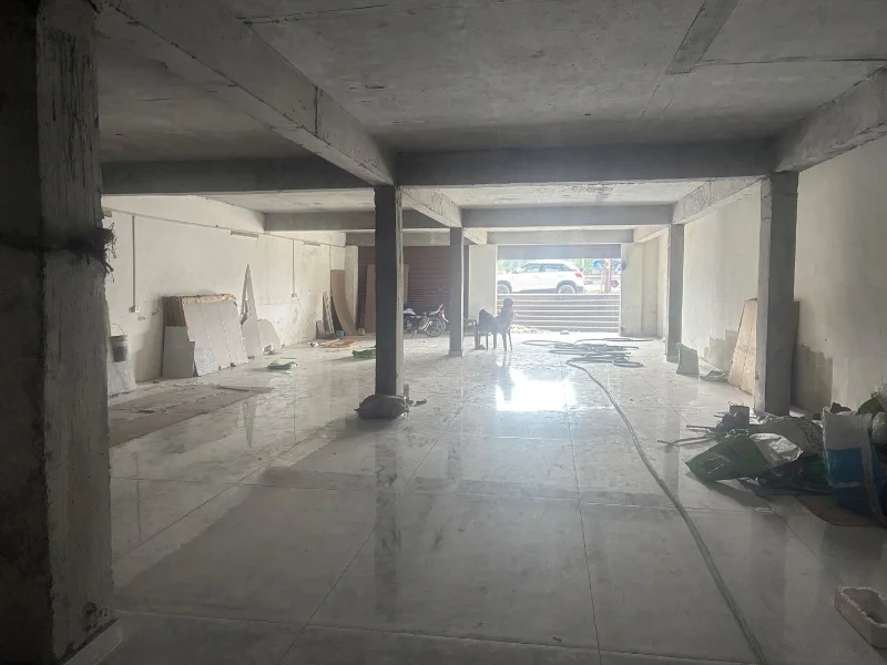 Showroom for Rent in Tedipuliya Ring Road Lucknow - Photo 3