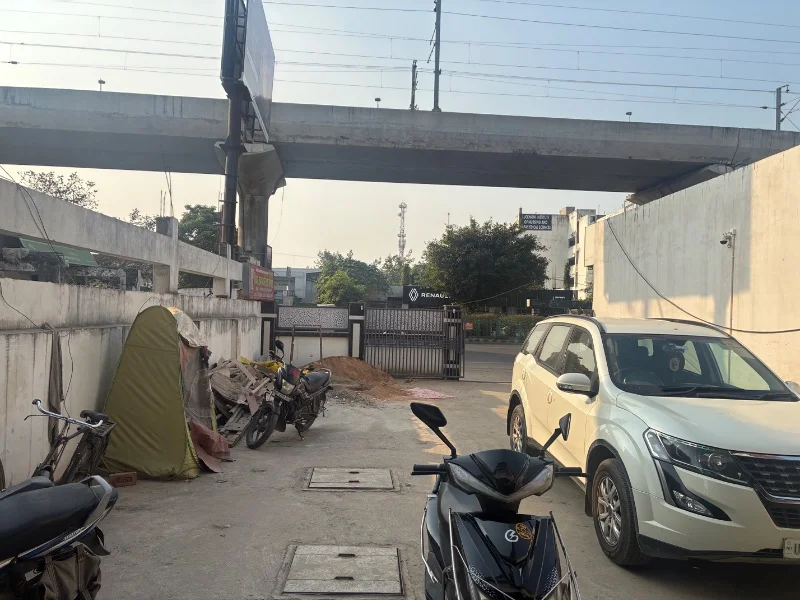 Showroom for Rent in Transport Nagar Lucknow - Photo 4