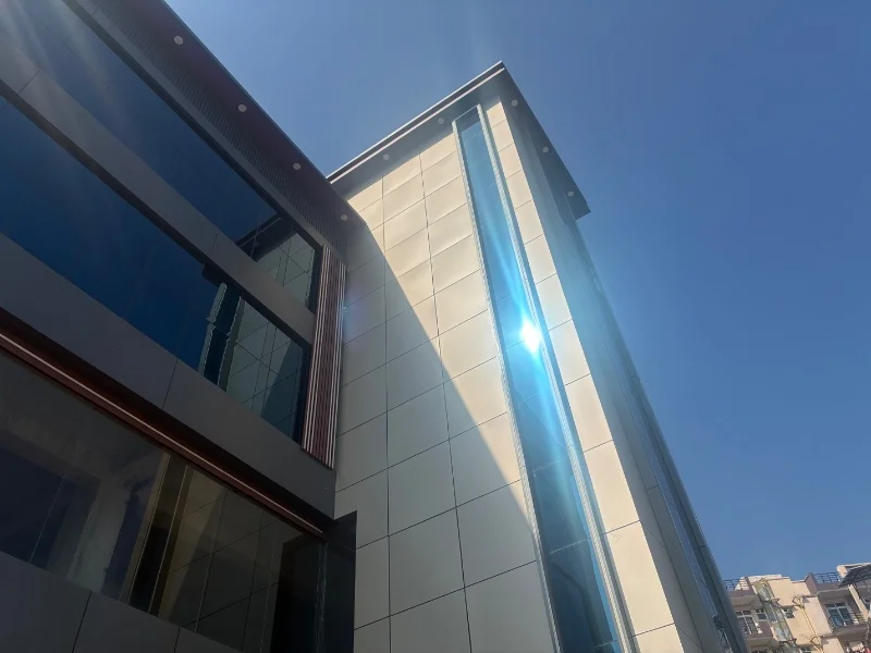 Showroom for Rent in Deva Road Lucknow - Photo 2