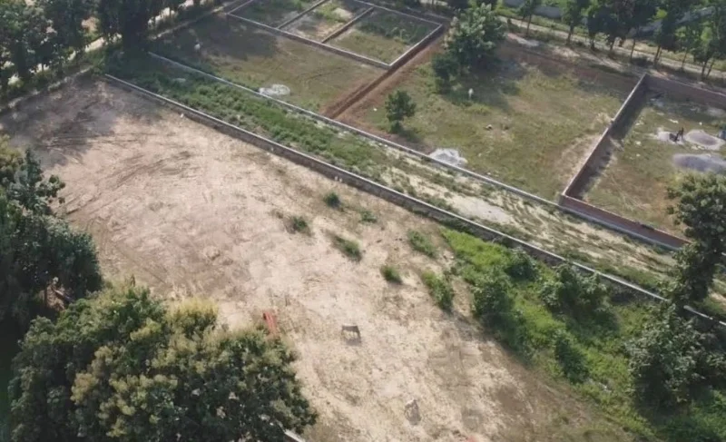 Commercial for Rent in Lucknow Lucknow - Photo 1