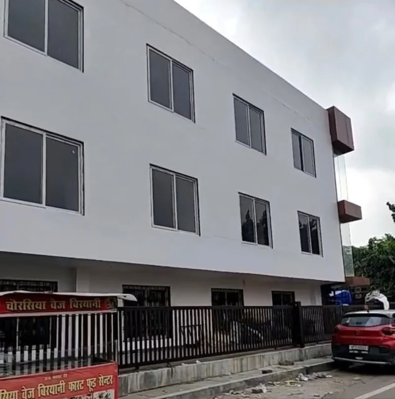 Floor for Rent in Jankipuram Lucknow - Photo 2