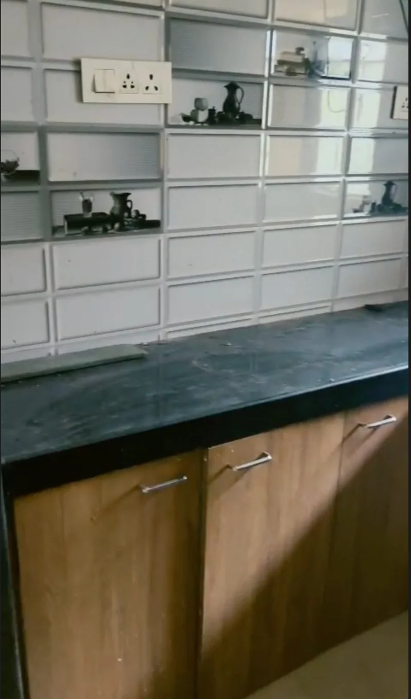 for Rent in Santacruz West Mumbai - Photo 2