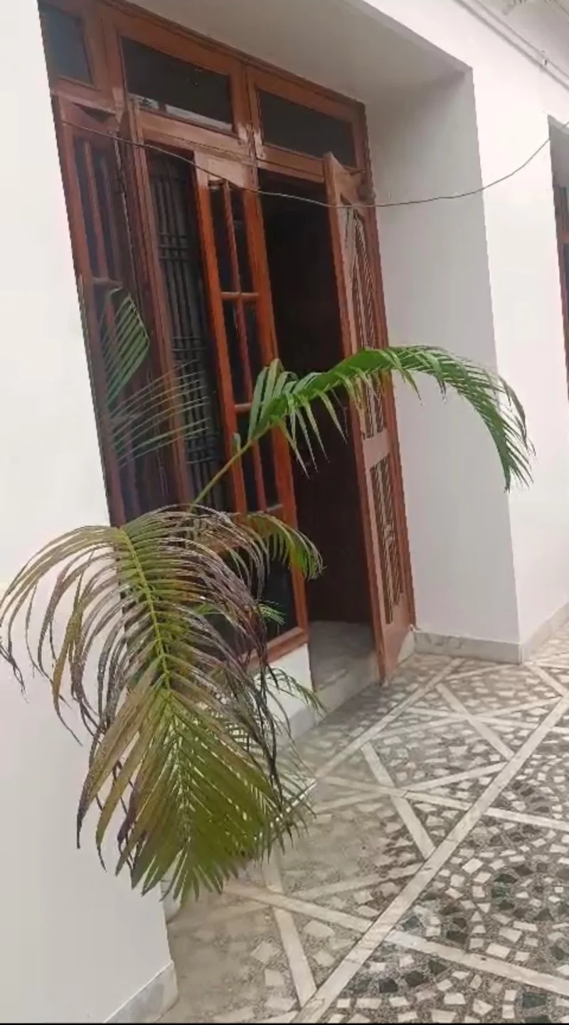 2 BHK Independent Floor for Rent in Gomti Nagar Lucknow - Photo 1