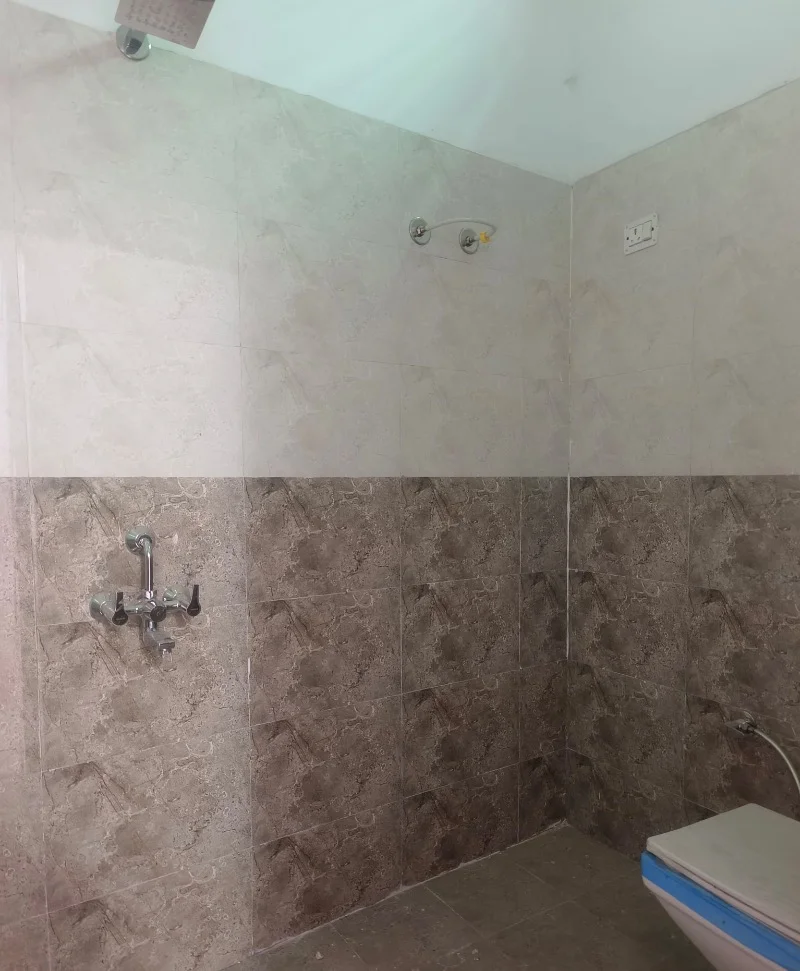 2 BHK Independent House for Rent in Shukla Chaurah Lucknow - Photo 3