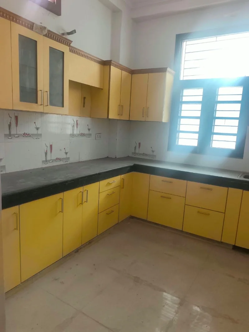 8 BHK Independent House for Rent in Gomti Nagar Lucknow - Photo 5