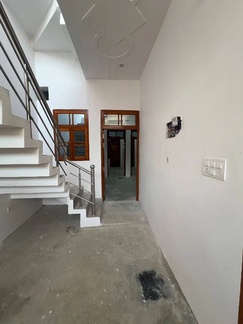 3 BHK Independent Floor for Rent in Satrik Road Near Pappu Hotel Chinhat Lucknow - Photo 1