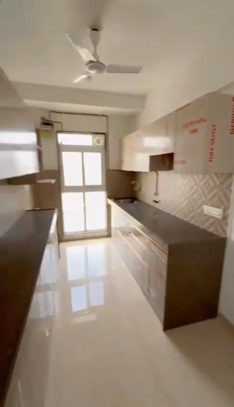 2 BHK Apartment/flat for Rent in D.n. Nagar Mumbai - Photo 1