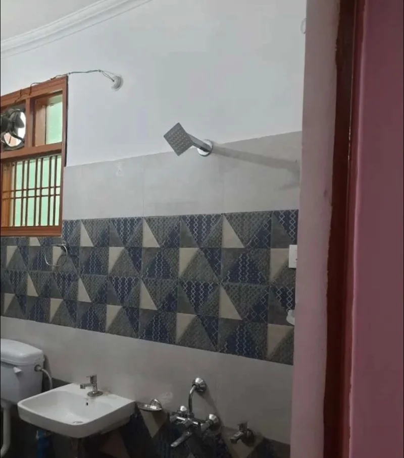 2 BHK Independent Floor for Rent in Jankipuram Lucknow - Photo 3