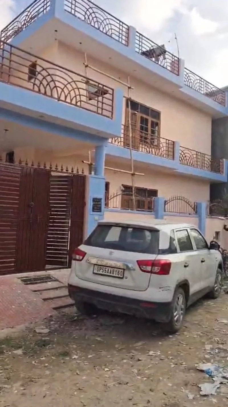 4 BHK Independent House for Sell in Gomti Nagar Lucknow - Photo 1