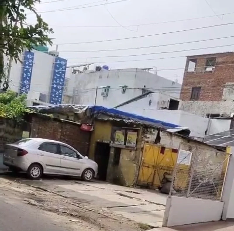Commercial for Sell in Gomti Nagar Lucknow - Photo 1