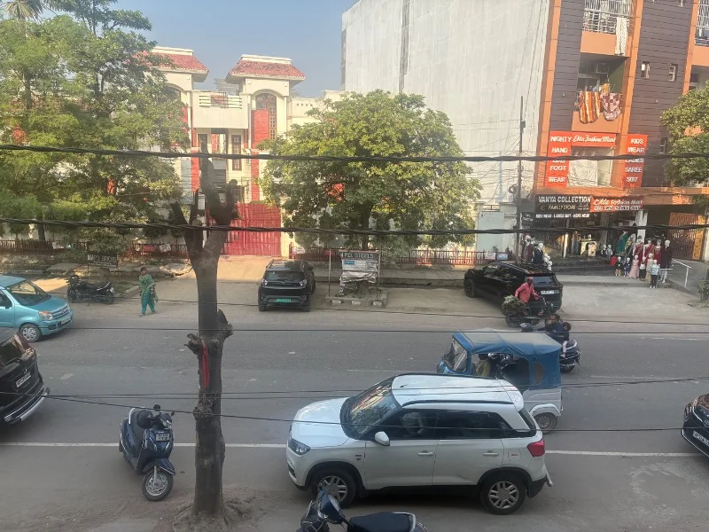 Floor for Rent in Krishna Nagar Lucknow - Photo 2