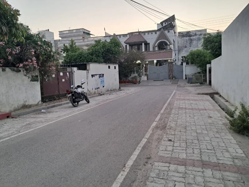 Residential for Rent in Gomti Nagar Lucknow - Photo 2