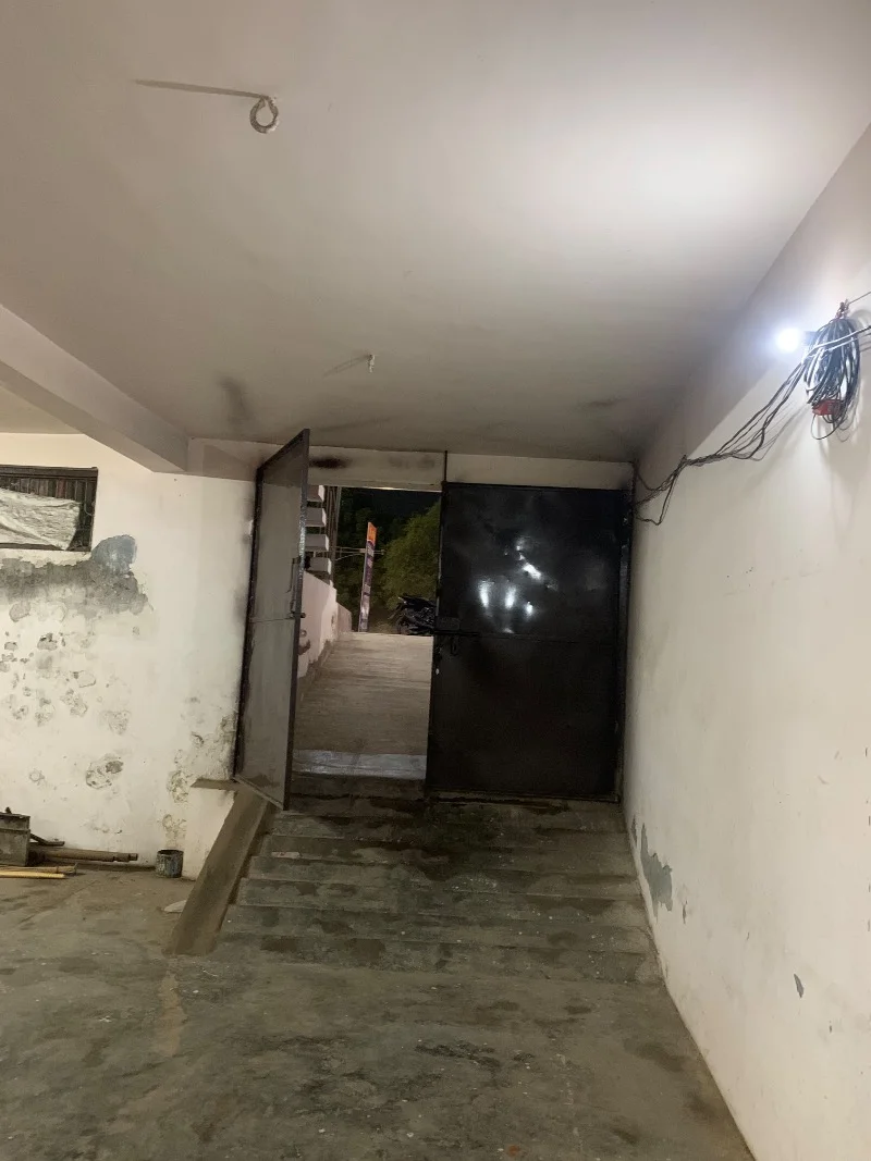 Warehouse for Rent in Jankipuram Lucknow - Photo 2