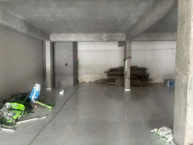 Showroom for Rent in Tedipuliya Ring Road Lucknow - Photo 6
